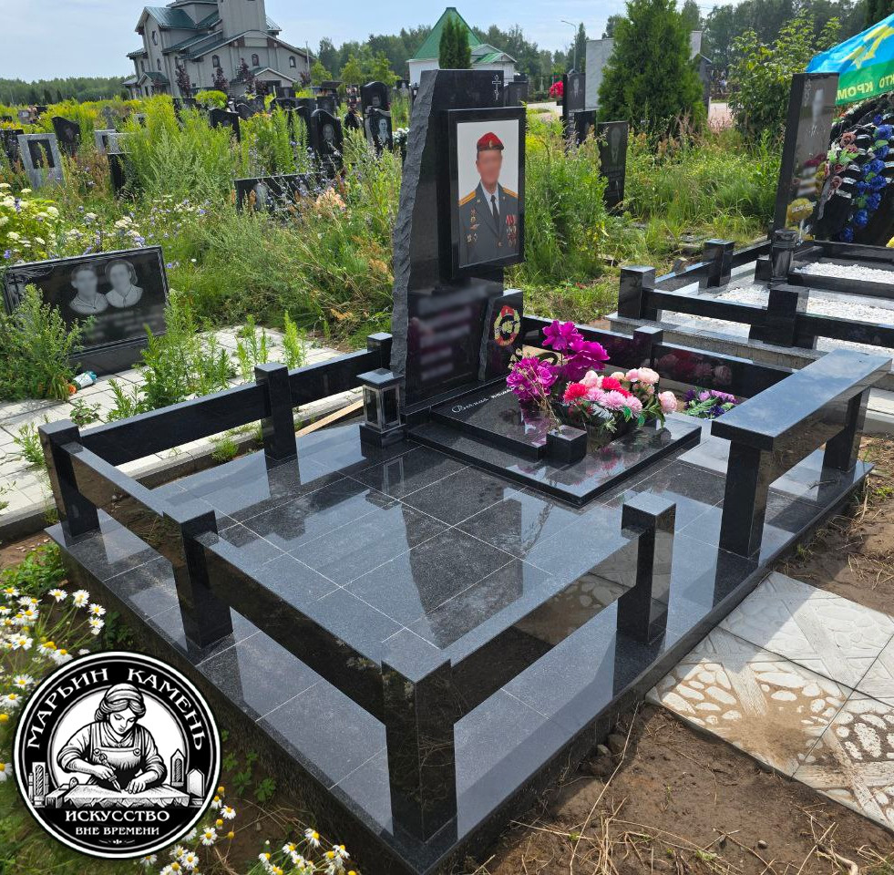Sovremennyj-dizajn-pamyatnika-na-mogilu